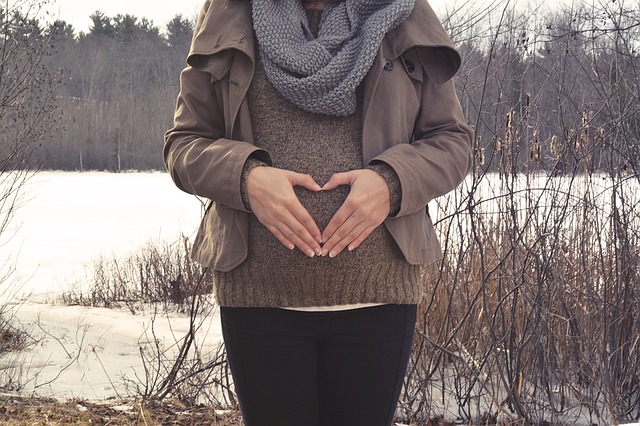 How to Buy Cheap Maternity Clothes