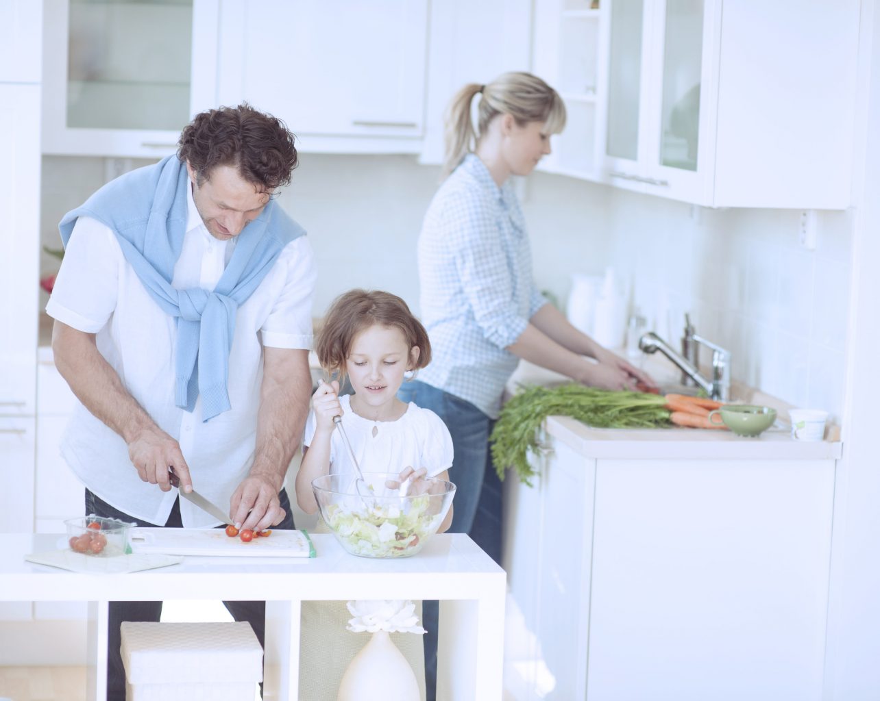 6 Proven Benefits of Eating Meals Together as a Family (1)