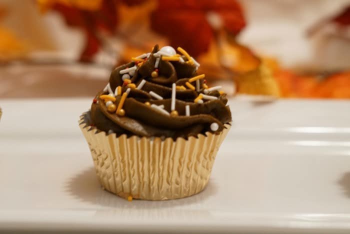Thanksgiving Cupcakes with Homemade Buttercream Icing