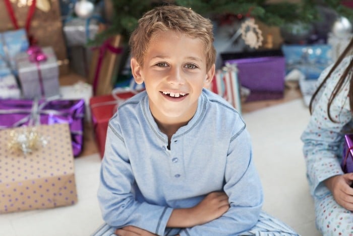 How to Have a Minimalist Christmas With Kids