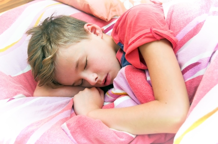 How Parents Can Help Their Children Dealing With Insomnia 1