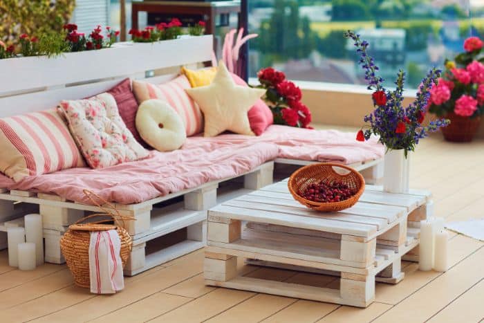 Cool Things You and the Kids Can Do With Wooden Pallets