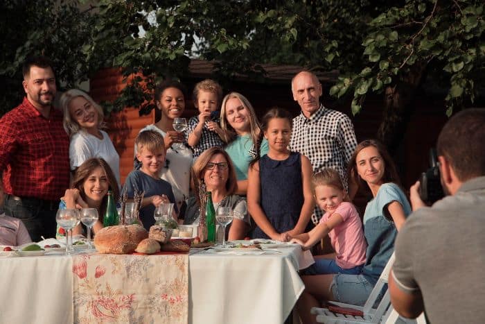 Tips for Organizing a Stress-Free Family Reunion With Kids