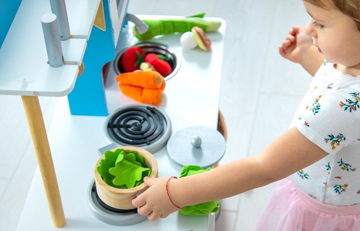 Play Kitchen vs Mud Kitchen